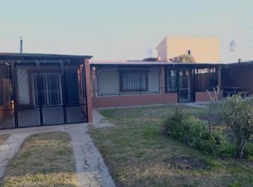 Quinta vacacional · 607m² · 3 Ambientes · 4 Cocheras · En Alquiler Casa Quinta Moreno