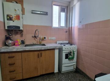 Departamento · 46m² · 2 Ambientes · Venta 2 Ambientes Amplio Flores Centro.