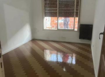 Casa · 250m² · 6 Ambientes · 2 Cocheras · Casas en Venta - 4 Dorm. 2 Baños - Cocheras - 300 m² - Ituzaingó