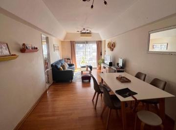 Departamento de 4 ambientes, Parque Chacabuco · Exclusivo Piso con Balcon y Cochera en Parque Chacabuco!
