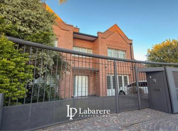Casa · 240m² · 5 Ambientes · 3 Cocheras · Casa en Ramos Mejia