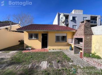 PH · 38m² · 3 Ambientes · 1 Cochera · Chalet con Cochera y Parrilla en Costa Azul
