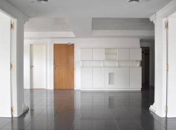 Oficina comercial · 104m² · 6 Ambientes · Oficina de 4 Despachos en Alquiler - Recoleta