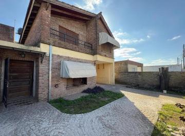 Casa · 110m² · 6 Ambientes · Casa en Venta - 4 Dorm. 2 Baños - Pergamino