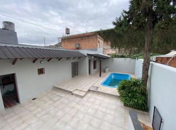 Casa · 185m² · 5 Ambientes · 1 Cochera · Venta Casa 3 Dorm. con Pileta Barrio Sur