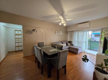 Departamento · 53m² · 3 Ambientes · Departamento 3 Amb Amueblado Al Frente Balcón. Hermoso!