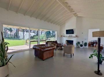 Casa · 214m² · 4 Ambientes · 2 Cocheras · Venta Casa Haras San Pablo