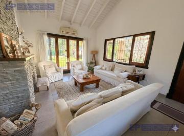 Casa · 178m² · 5 Ambientes · 6 Cocheras · Casa en Venta en Bella Vista 711 m de Lote con Pileta