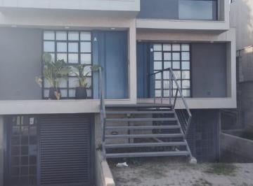 Casa · 125m² · 5 Ambientes · 1 Cochera · La Paya 2 - Tejas 2 - en Venta Excelente Casa Triplex!