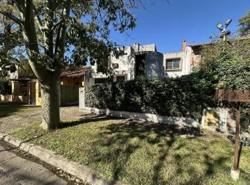 Casa · 160m² · 4 Ambientes · 2 Cocheras · Casa en Venta 4 Ambientes Boulogne Barrio Malvinas