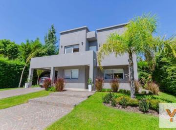 Casa · 220m² · 4 Ambientes · Casa en Venta - 3 Dorm. 3 Baños - Cochera - 854 m² - San Agustín, Tigre