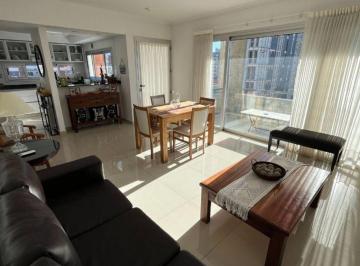 Departamento de 3 ambientes, Quilmes · Piso 3 Ambientes con Amplio Balcon y Cochera en Venta