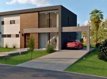 Casa · 222m² · 4 Ambientes · 5 Cocheras · Gs Casa Venta Premium San Sebastián