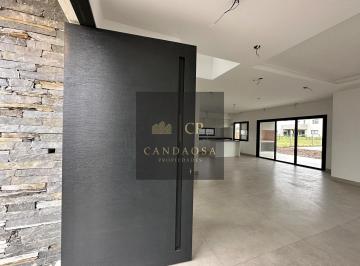 Casa · 200m² · 5 Ambientes · 3 Cocheras · Gs Casa Venta Premium Santa Elisa