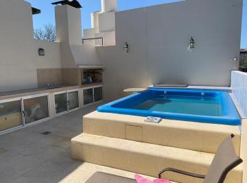 Casa · 168m² · 5 Ambientes · 2 Cocheras · Venta Casa 5 Amb. con Terraza Parrilla y Pileta en Pompeya
