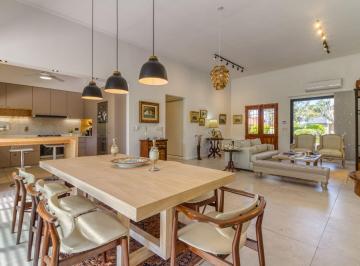 Casa · 209m² · 5 Ambientes · 3 Cocheras · Venta Casa, 5 Ambientes, Pilar, Barrio La Campiña. Apto Crédito
