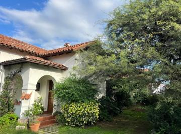 Casa · 242m² · 6 Ambientes · 1 Cochera · Casa en Venta 3 Dorm, Cerro de Las Rosas