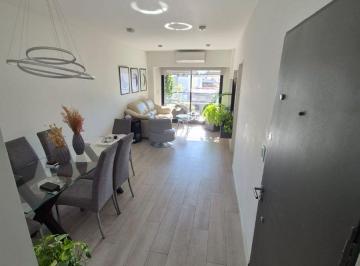 Departamento de 3 ambientes, Saavedra · Semipiso de Tres Ambientes de Categoria - Muy Luminoso