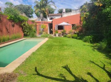 Casa de 7 ambientes, San Isidro · Casa de Estilo Colonial, Reciclada en Parte! Ideal Proyecto!