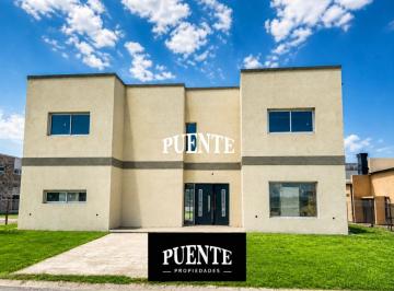 Casa · 200m² · 4 Ambientes · Casa en Casuarinas Premium Venta