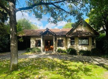 Casa · 214m² · 4 Ambientes · 2 Cocheras · Venta Casa 4 Amb y Dependencia Country San Carlos