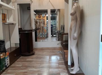 Local comercial · 16m² · Local en Alquiler Sobre Av Cabildo 3005. Contiguo a Esquina! Próximo a Boca de Subte! Sin Expensas!