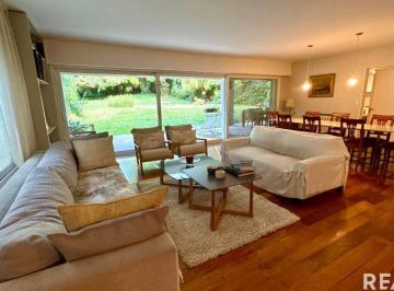 Casa · 335m² · 5 Ambientes · 2 Cocheras · Venta Casa 5 Ambientes en San Isidro