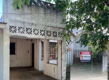 Casa de 3 ambientes, Berazategui · Casa en Venta en Barrio Maritimo, con Patio y Excelente Ubicación