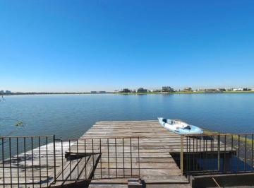 Casa · 516m² · 10 Ambientes · 2 Cocheras · La Isla - Venta Casa en Lago Central