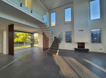 Casa · 215m² · 6 Ambientes · 1 Cochera · Casa en Venta en Tipas, Nordelta, Tigre