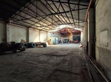 Bodega-Galpón · 520m² · Galpón y Oficina en Alquiler - Guaymallén