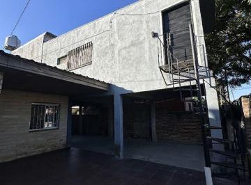 Casa · 79m² · 6 Ambientes · 1 Cochera · Casa en Venta en El Talar + Dpto Independiente