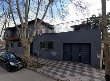 Casa · 245m² · 5 Ambientes · 2 Cocheras · Casa en Venta - 4 Dorm. 3 Baños - Cochera - 270 m² - Echeverría