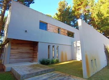 Casa · 264m² · 5 Ambientes · Casa en Venta - 4 Dorm. 4 Baños - Pinamar