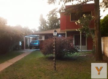 Casa · 200m² · 4 Ambientes · 2 Cocheras · Casa en Venta - 3 Dorm. 1 Baño - Cochera - 600 m² - Nueve de Julio