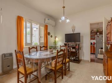 PH · 83m² · 3 Ambientes · PH en Venta - 2 Dorm. 1 Baño - 123,55 m² - La Plata [apto Crédito]