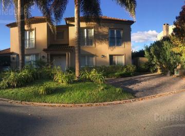 Casa · 250m² · 7 Ambientes · 2 Cocheras · Casa en Venta en Barrio Cerrado Acacias Blancas - Maschwitz