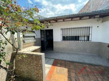 PH · 48m² · 2 Ambientes · PH 2 Ambientes en Alquiler – Sin Expensas – Lomas del Mirador – Excelente Ubicación