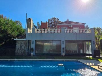 Casa de 7 ambientes, San Vicente · Casa en Alquiler 4 Dorm. con Piscina en Canning
