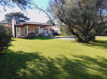 Casa de 11 ambientes, Córdoba · Alquiler Casa con Patio y Pileta - Barrio Villa Cabrera