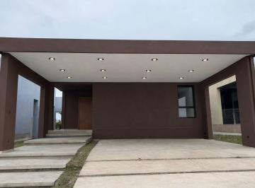 Casa · 414m² · 3 Dormitorios · 2 Cocheras · Casa en Barrio Privado Alondra