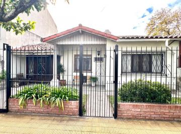 Casa de 3 ambientes, San Isidro · Martínez: Única Propiedad en 1 Planta Sobre Lote de 10x30. 3 Amb, Gran Jardín C/parrilla y Quincho