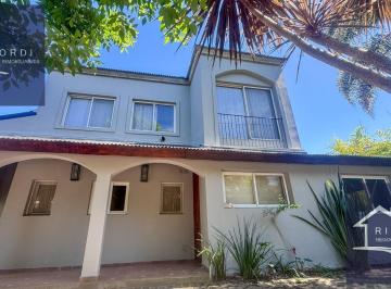 Casa · 310m² · 4 Ambientes · 3 Cocheras · Venta Casa - Barrio Privado Los Sauces / Pilar