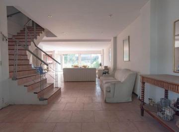 Casa · 200m² · 7 Ambientes · 4 Cocheras · Villa del Parque | 6 Hab + Cochera Para 5 Autos