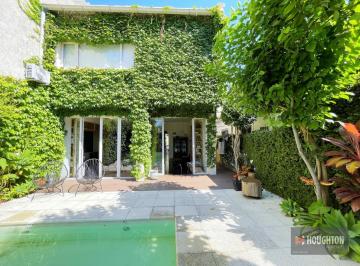 Casa · 215m² · 5 Ambientes · 1 Cochera · Casa 3 Dorm. Más Escritorio en Vicente López en Venta