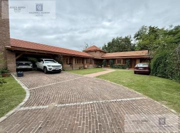 Casa · 1379m² · 6 Ambientes · 2 Cocheras · Venta Casa 3 Dorm en Barrio Arguello