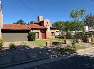 Casa · 250m² · 7 Ambientes · 2 Cocheras · Venta Casa Villa Belgrano 4 Dorm Patio Pileta