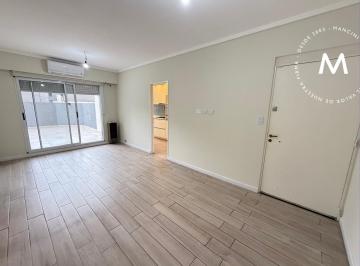 Departamento · 62m² · 3 Ambientes · 1 Cochera · Apto Crédito - Departamento en Venta de 3 Ambientes con Cochera y Patio - Villa Ballester
