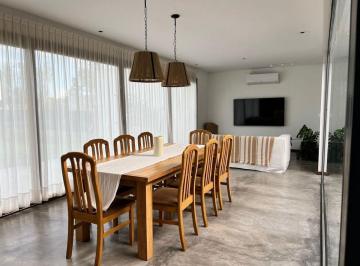 Casa · 120m² · 6 Ambientes · Casas en Venta City Bell Barrio La Chiquita