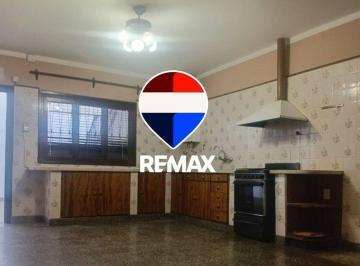 Casa · 69m² · 4 Ambientes · Casa en Venta Pje. Ruiz de Los Llanos Macrocentro